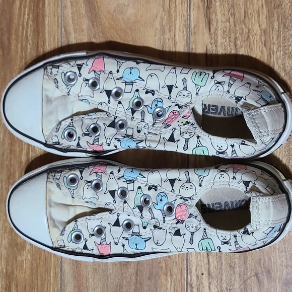 3 Pairs of Converse Shoes! - Picture 10 of 14